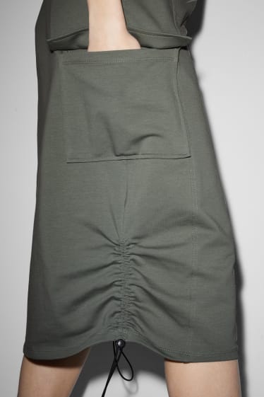 Exclusivo online - CLOCKHOUSE - falda cargo - verde