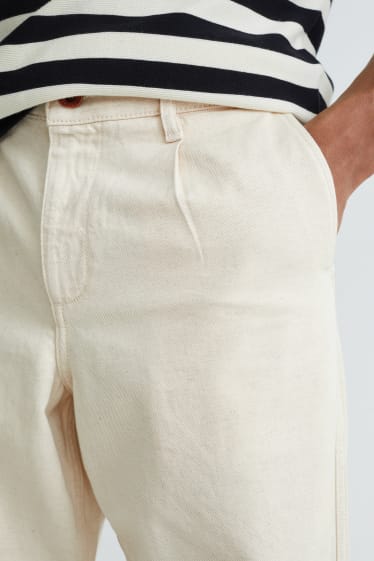 Heren - Chino - relaxed fit - crèmekleurig