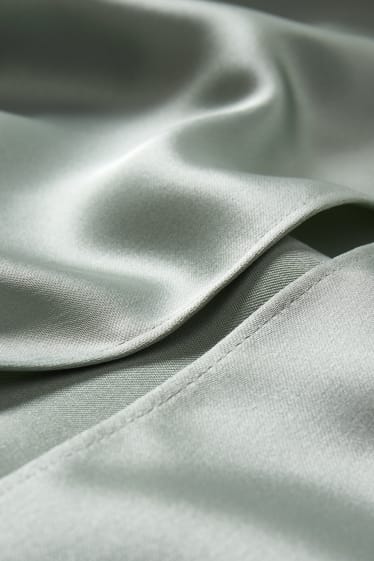 Exclu web - CLOCKHOUSE - robe en satin - festif - vert menthe