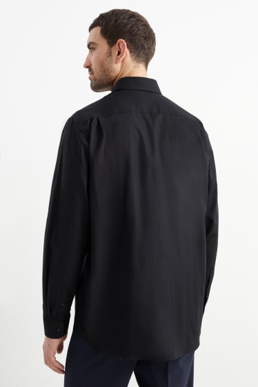 Uomo - Camicia business - regular fit - colletto all’italiana - facile da stirare - nero