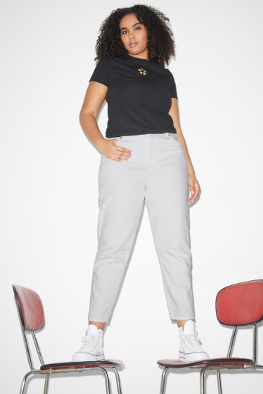 Femmes grandes tailles - CLOCKHOUSE - mom jean - high waist - blanc