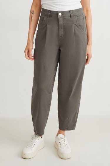Dona - Xinos - mid waist - tapered fit - verd
