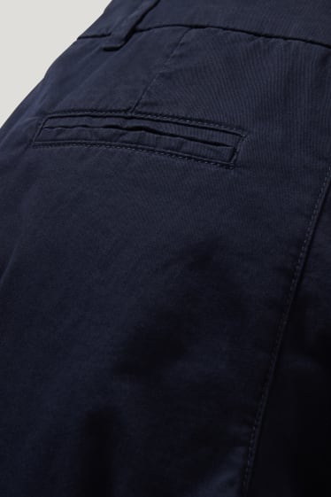 Women - Basic Bermuda shorts - mid-rise waist - dark blue