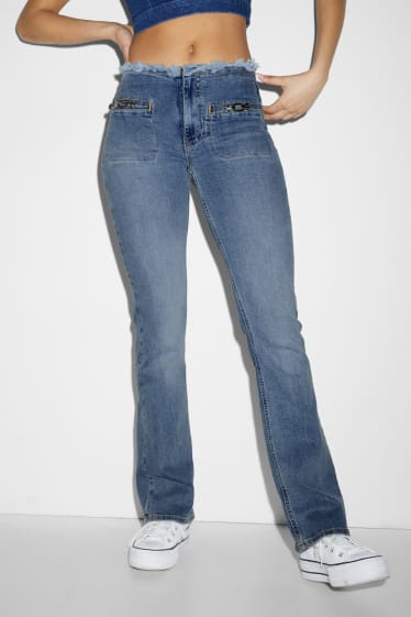 Clockhouse Girls - CLOCKHOUSE - flared jeans - vita media - jeans azzurro