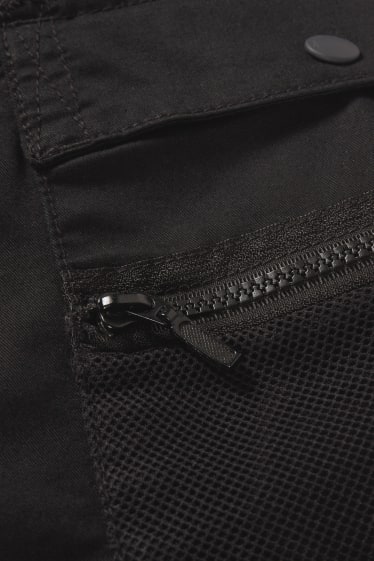 Clockhouse Boys - Shorts cargo - nero