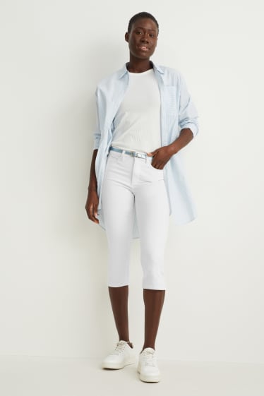 Damen - Capri Jeans mit Gürtel - Mid Waist - Slim Fit - weiß