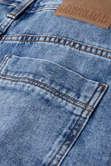 Reverskraag - Korte spijkerbroek - jeansblauw