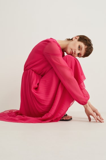 Femmes - Robe de gaze - plissée - rose
