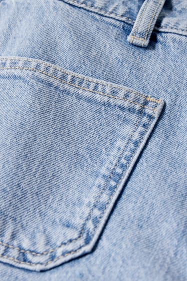 Femei - Pantaloni scurți de blugi - talie înaltă - LYCRA® - denim-albastru deschis