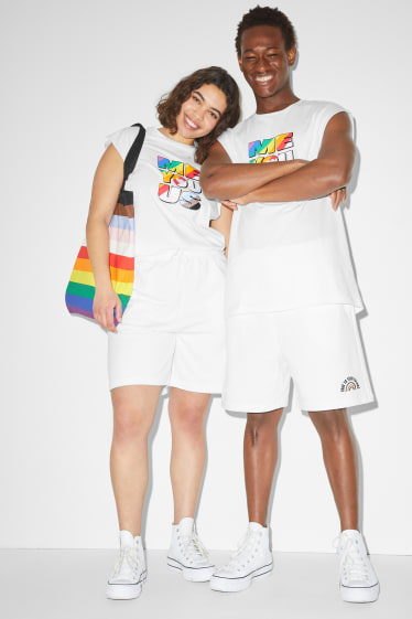 CLOCKHOUSE - top - unisex - PRIDE - blanco