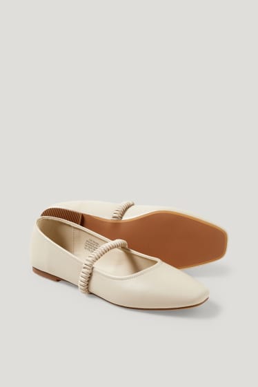 Femmes - Ballerines - similicuir - beige clair