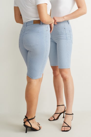 Donna - Bermuda di jeans - vita alta - a righe - bianco / azzurro