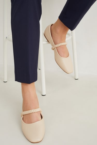 Femmes - Ballerines - similicuir - beige clair