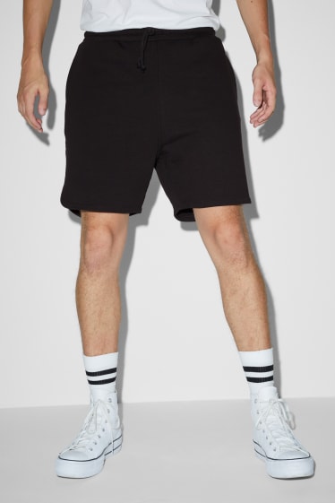 Clockhouse Boys - Sweat shorts - black