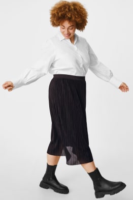 Pleated skirt