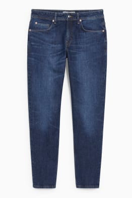 Tapered jeans