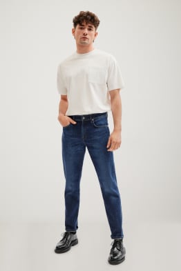 Tapered Jeans