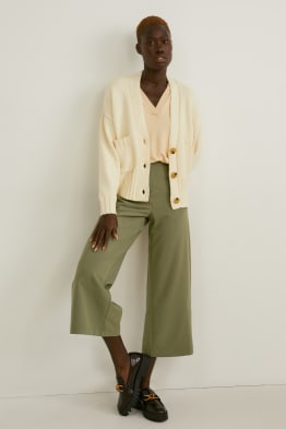 Culottes - mid-rise waist