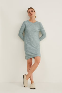 Basic knitted dress