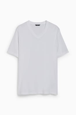 C&A V Neck T-Shirt White – Seasons Grenada