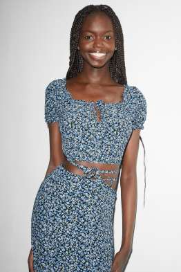 Blusa crop - de flores