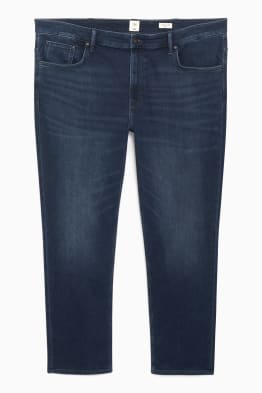 Tallas grandes Vaqueros para hombre presume de look con C A