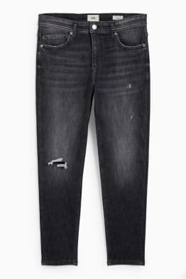Jeans carrot fit stile al top con C A