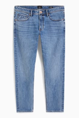 Tapered jean