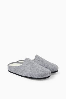 Zapatillas de casa para hombres en varios colores C A