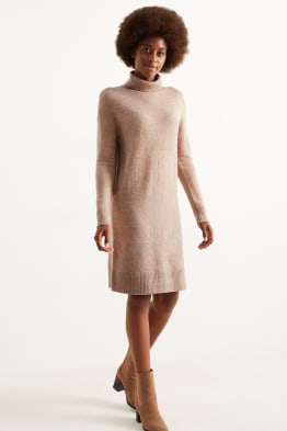 Basic knitted dress