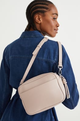 Sacs main dans plusieurs couleurs et tailles E Shop C A