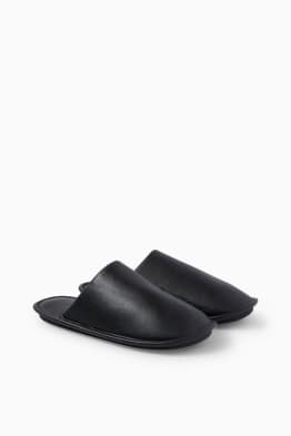 Zapatillas de casa para hombres en varios colores C A