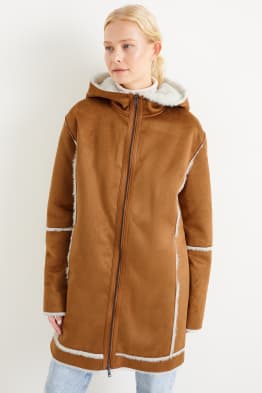 Manteau femme un vestiaire de confort et de style sur C A