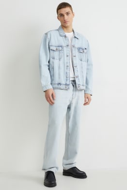 Relaxed fit jeans