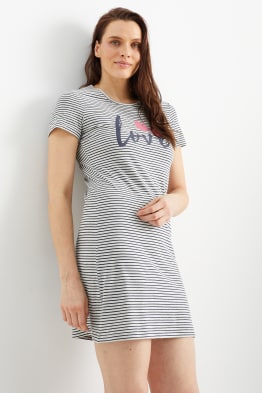 Votre chemise de nuit pour femme au tomb parfait sur C A