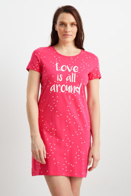 Votre chemise de nuit pour femme au tomb parfait sur C A