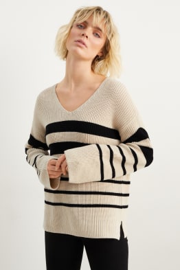 Sweter z dekoltem V - prążki - w paski