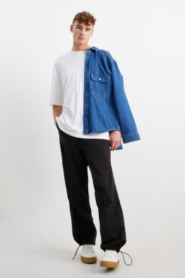 C & sales a roupas masculinas