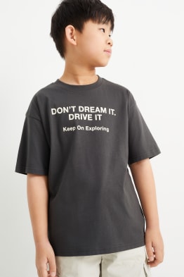 Camiseta niño sale c&a