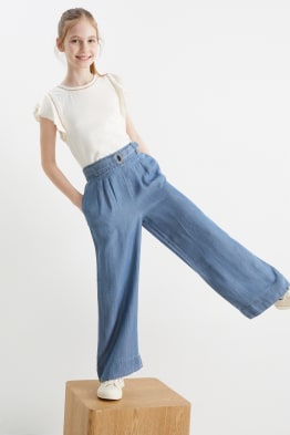 Spodnie materiałowe z paskiem - w dżinsowym stylu