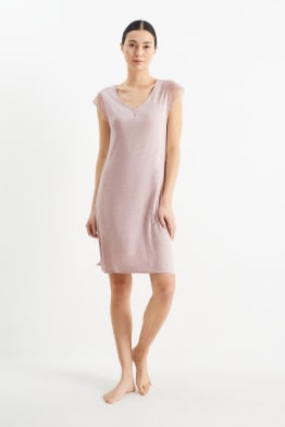 Votre chemise de nuit pour femme au tomb parfait sur C A