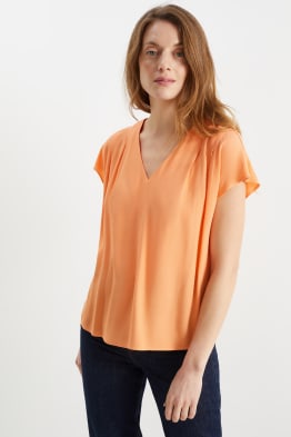 Blouses pour l ete dans plusieurs couleurs et tailles C A