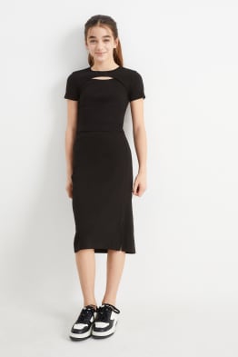 C et deals a fille robe