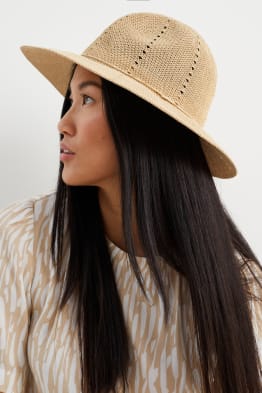 Chapeaux de paille dans plusieurs couleurs et tailles C A