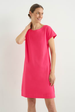 Basic-T-Shirt-Kleid