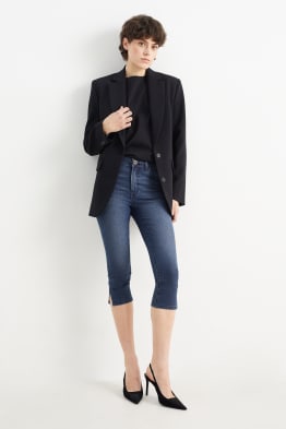 Capri jeans with belt - mid-rise waist - LYCRA®