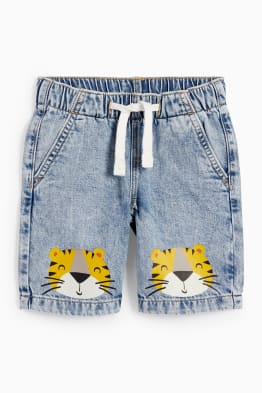 Faites le plein de couleurs avec un short pour garcon C A