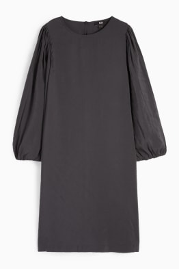 Dress with puff sleeves