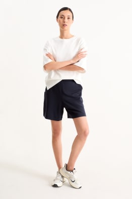Basic sweat shorts - mid-rise waist