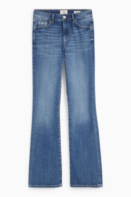 Bootcut jeans - średni stan